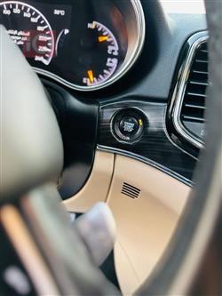 جیپ گراند شیرۆکی